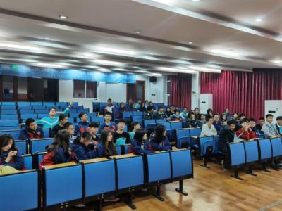 句容碧桂园学校融合高中Alevel预备班期末表彰会.jpg