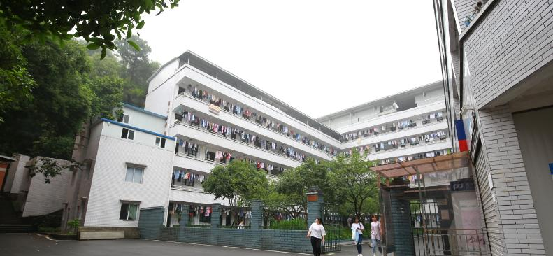安康地区卫生学校2022年招生办