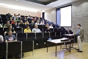 西南法伦应用技术大学
