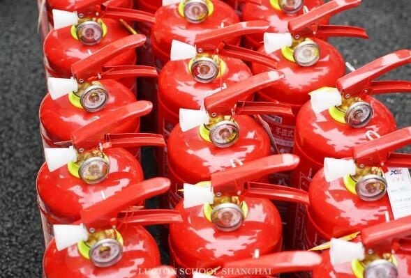 上海莱克顿学校开展消防演练与健康讲座活动