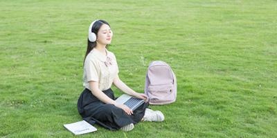 发声姿势表情