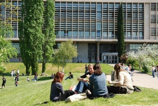 国立高级图书情报学学校