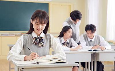 高中生