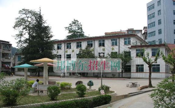 贵州省电子信息高级技工学校