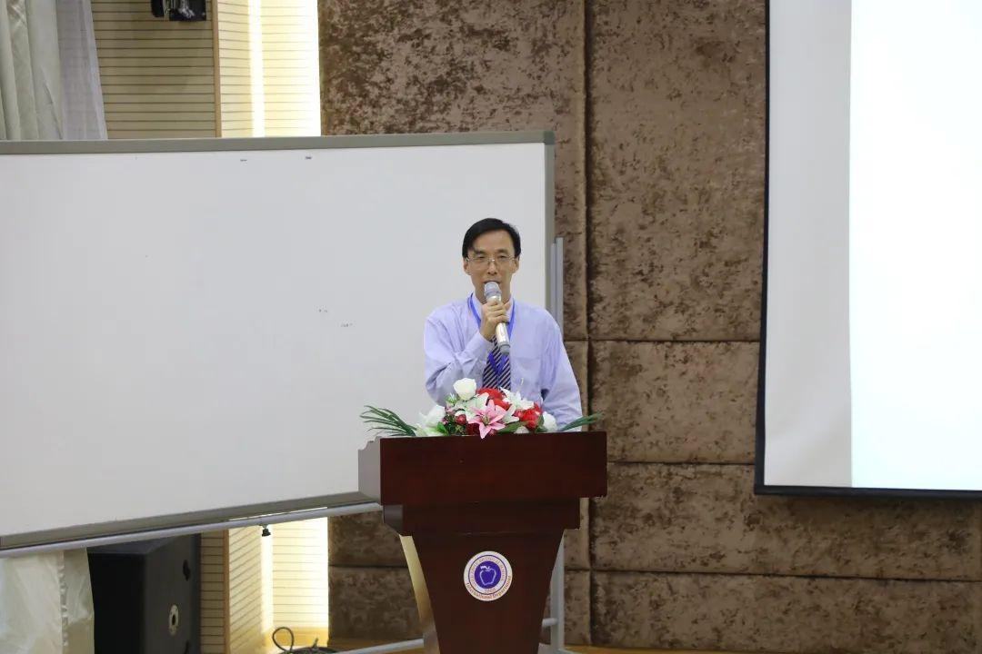 上海金苹果双语学校国际部教务处主任王耀.jpg