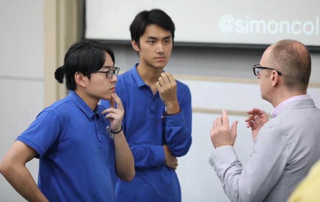 Simon Collins与美国Lee Academy高级中学(上影校区)学生交流.jpg