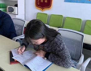 学员在备考