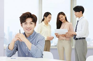 学管师全程跟踪督学了解学员情况。
