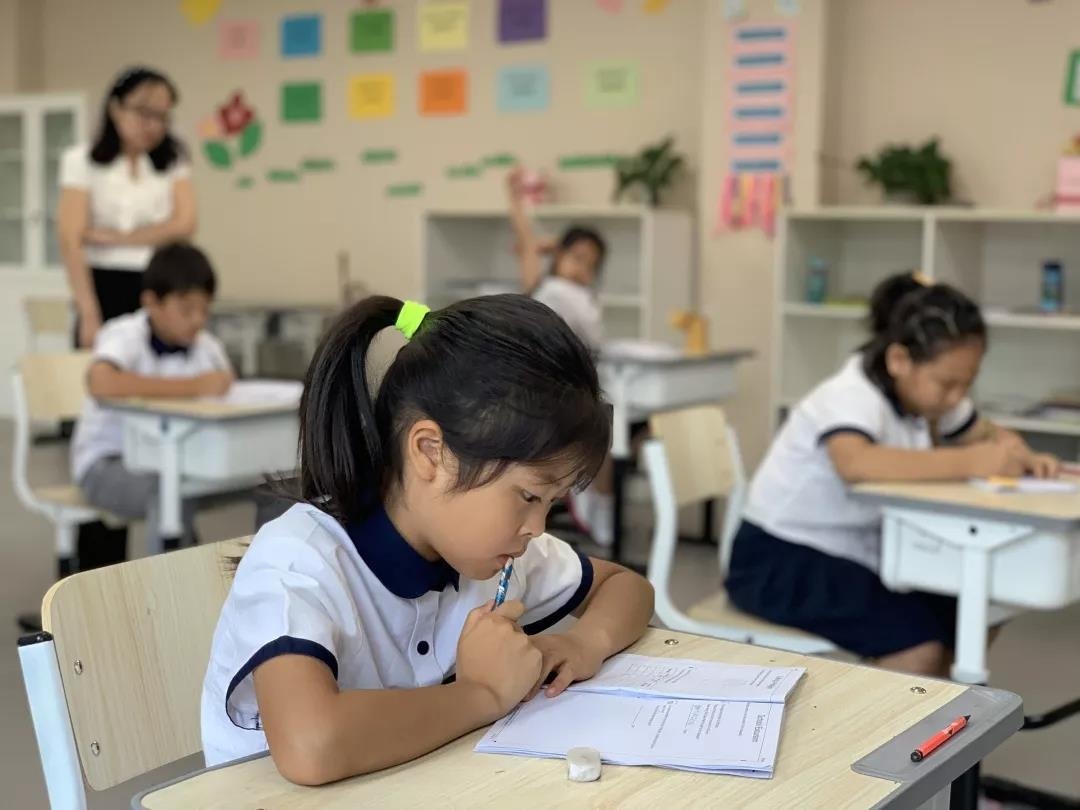 明诚外国语学校