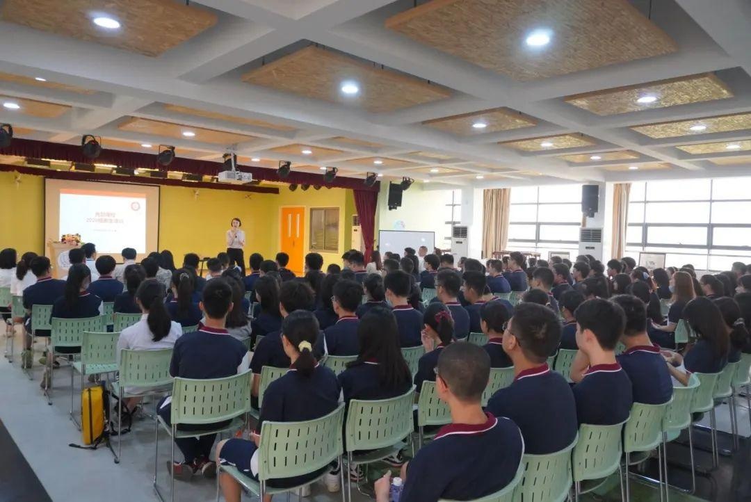 光华剑桥南校同学们开学课.jpg