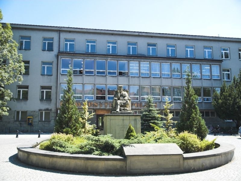 奥波莱大学