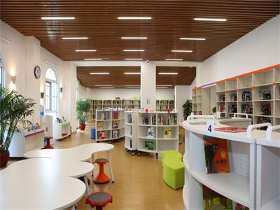 北京德闳学校