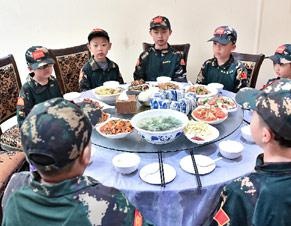 营地伙食