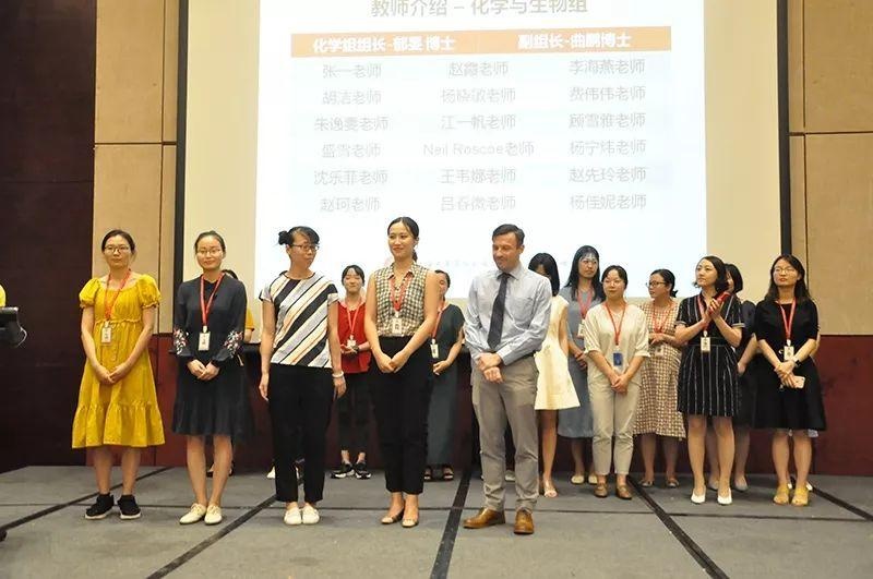 光剑集体登台亮相.jpg