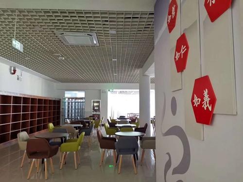 常州市平陵高级中学图书馆