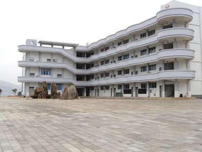 曲靖市民族中学环境