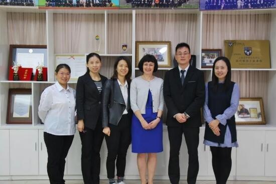 英国利兹大学招生官到访金苹果国际部.jpg