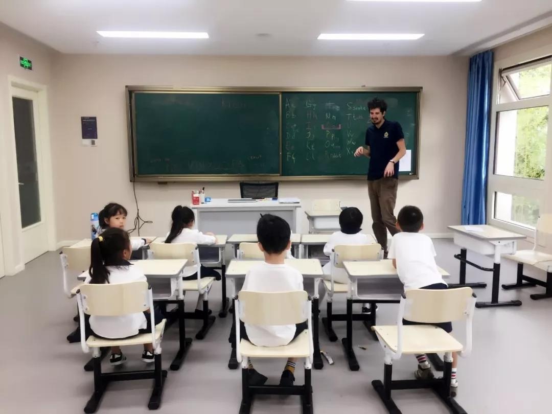 北京明诚外国语学校 ASA课程实况 | 兴趣是的老师