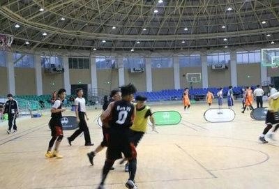 "篮“不住的青春：中加枫华国际学校BCOS篮球联赛