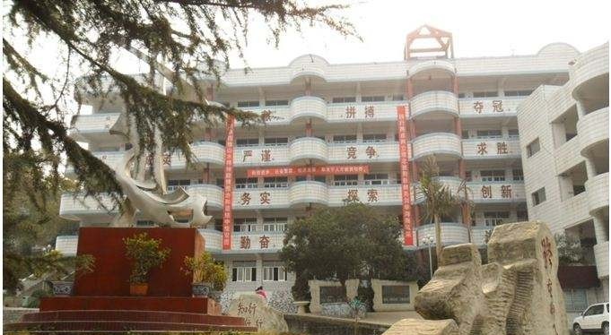 资中县双龙职业中学2018年报名条件、招生对象