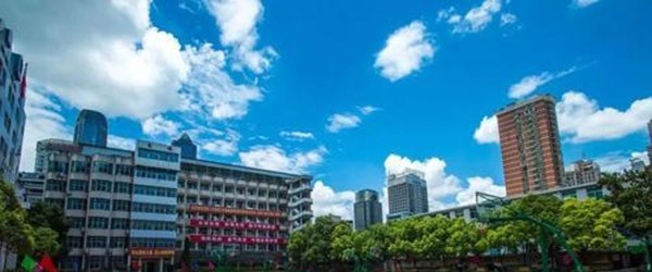 贵阳兴筑工业学校