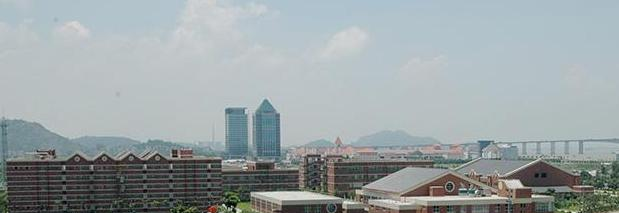 广州英东中学2023年招生办