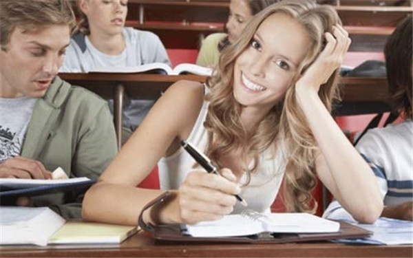 本科国内在读学生怎样转学英国