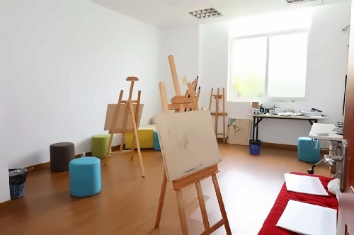 上海美达菲学校美术教室