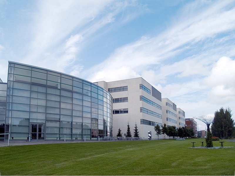 赛纳应用科学大学