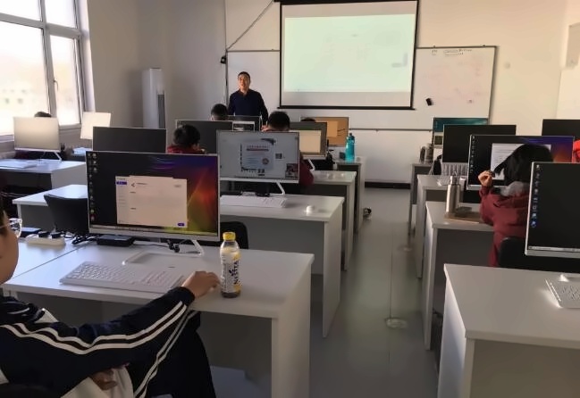 北京四中国际课程佳莲学校课堂