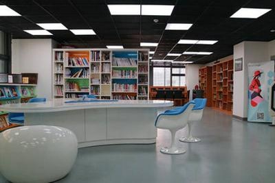 美国林登中学上海校区图书馆
