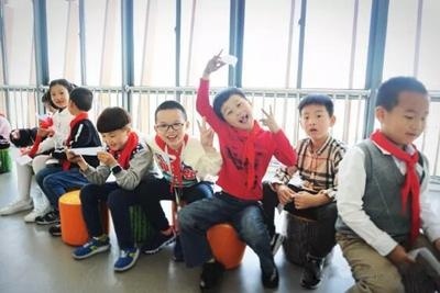 活泼好动的孩子们