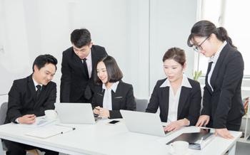 丰富的行业经验