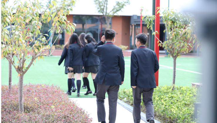 【上海莱克顿学校】国际高中招生简章