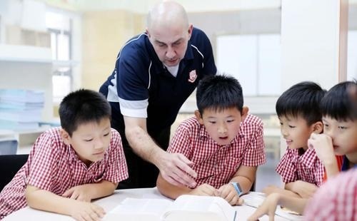 广州市番禺区剑桥郡加拿达外国语学校