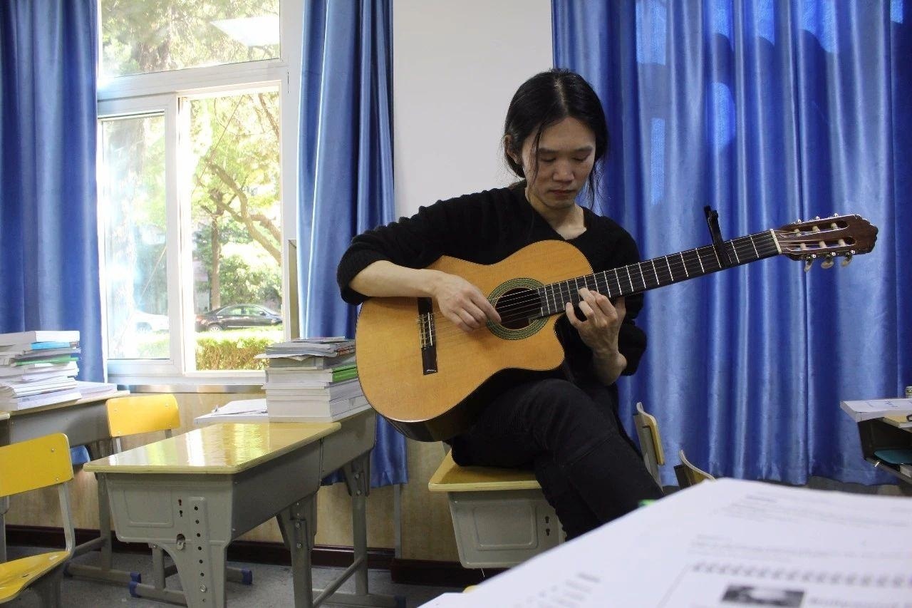 吉他老师.jpg