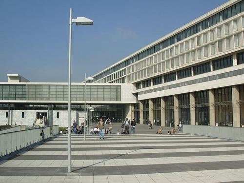 塞吉－蓬图瓦兹大学