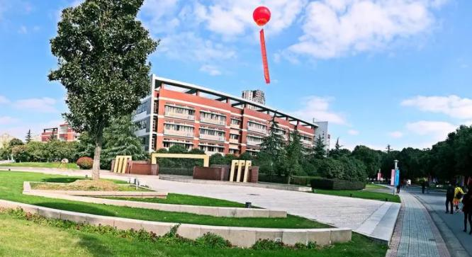 江苏教育学院附属高级中学地址，乘车路线