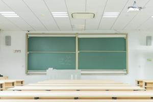 宽敞的教室