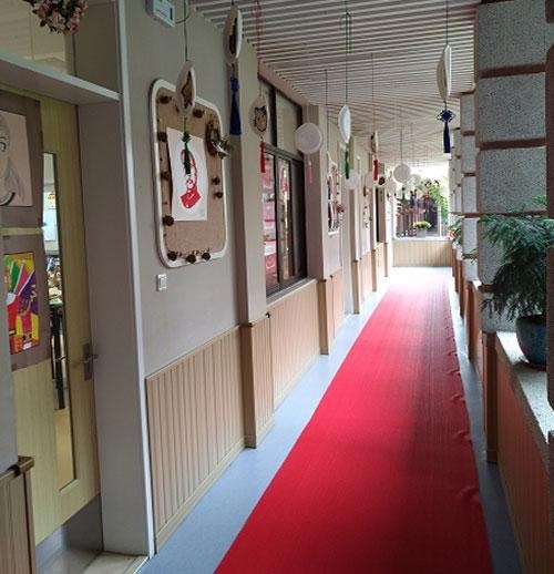 上海新纪元双语学校教室走廊