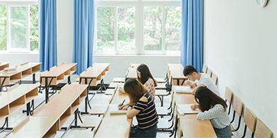 备战初级职称考试的学员