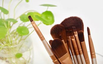 想从事彩妆行业的