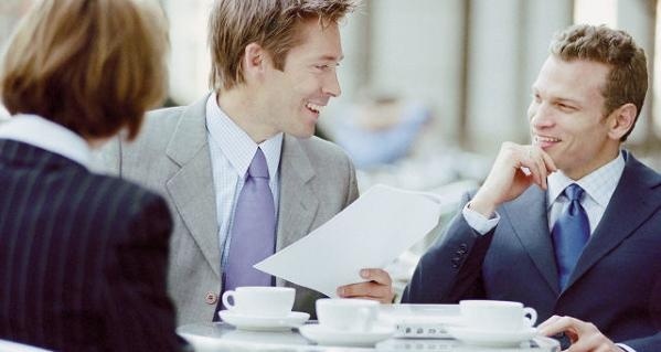 如何跟顾客寒暄