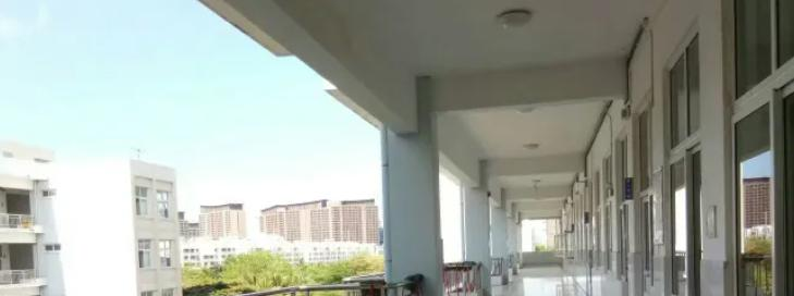 三亚市中学2023年学费、收费多少