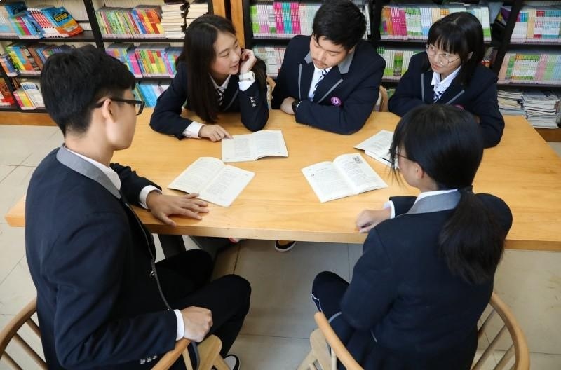启东启迪外国语学校