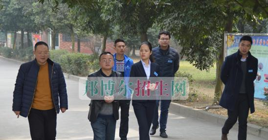 成都航空职业技术学院的专家领导莅临成都翔飞航空职业技术学校指导工作