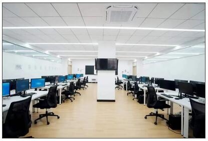 上海中华玮希学校金融实验室.jpg