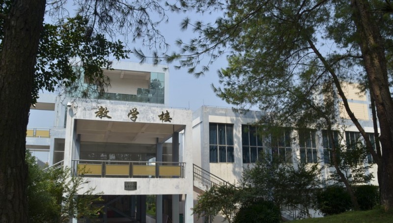 威远县东方职业技术学校