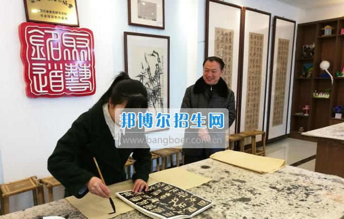 四川省营山职业高级中学光临南充师范学校交流学习