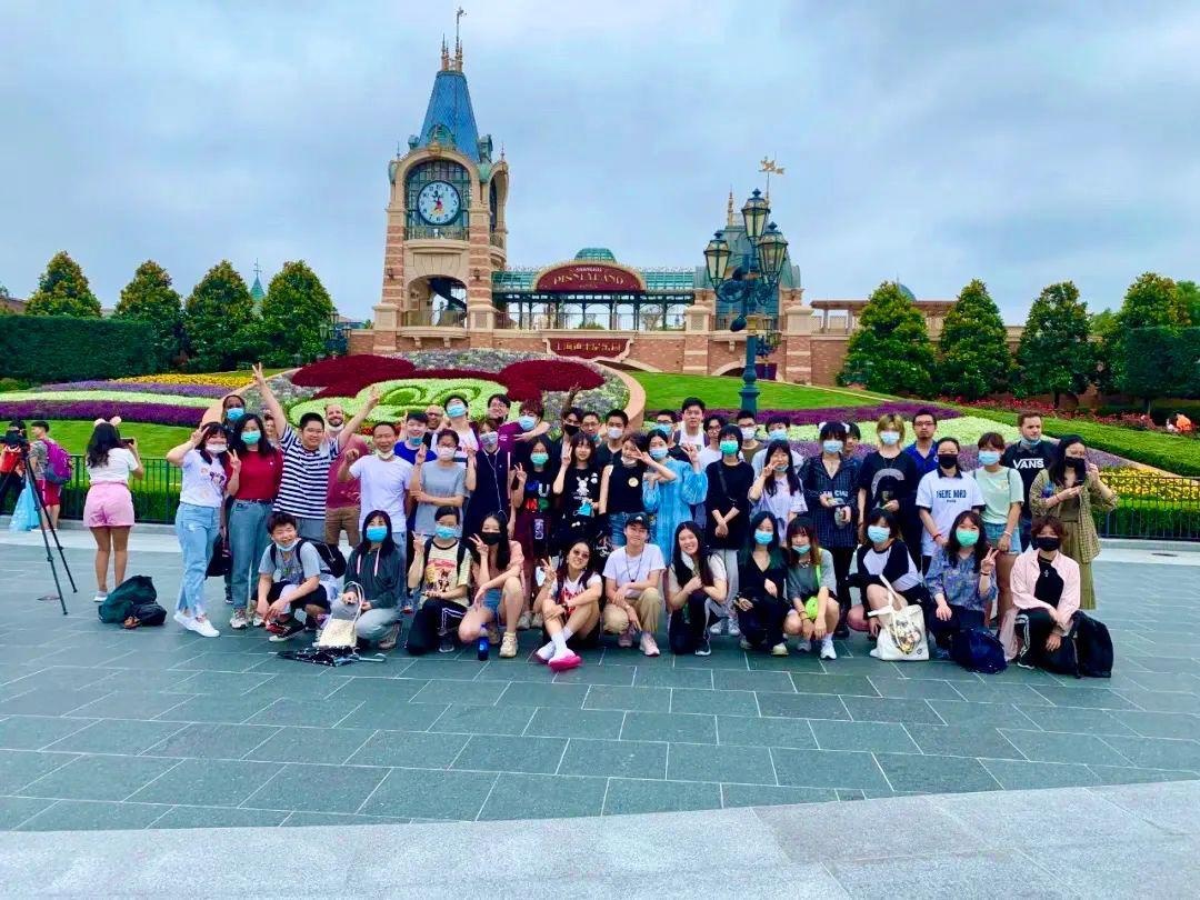 美国Lee Academy高级中学毕业周庆祝活动.jpg